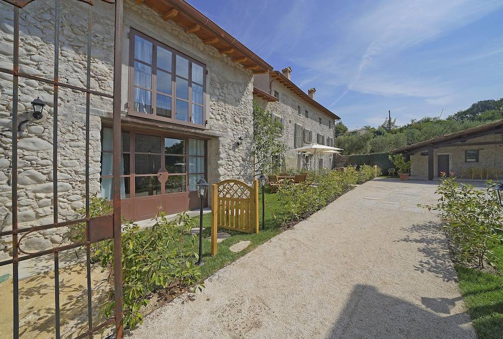 Dogoli Country Apartments 2