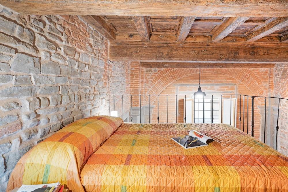 GuestHost - Florence Oltrarno Duplex Apartment 2