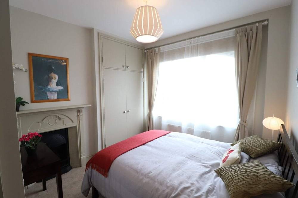 Stylish light-filled 1 Bedroom Flat In Hammersmith 1