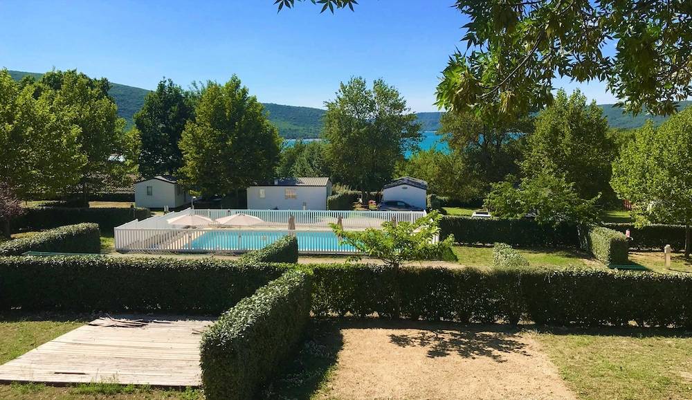 LES BASTIDES DE CHANTERAINE Bungalows, Lodges & Spa 1