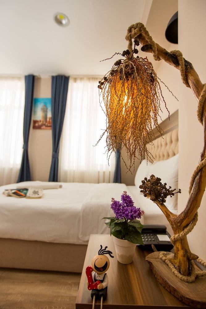 Corner Garden Hotel 1