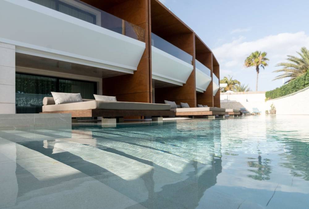 TenSuites - Adults Only 1