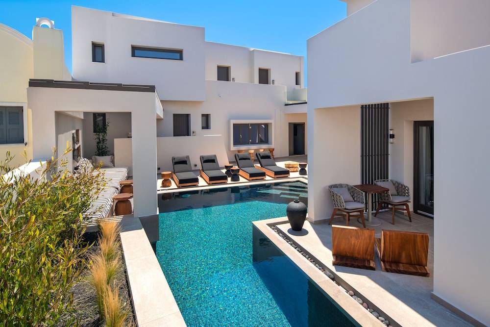 Uma Ray Suites 1