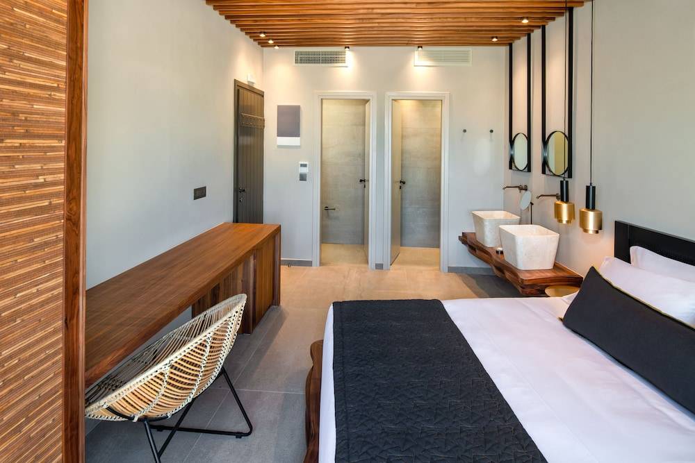 Uma Ray Suites 2