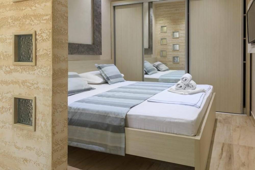 Hotel Maksim 2