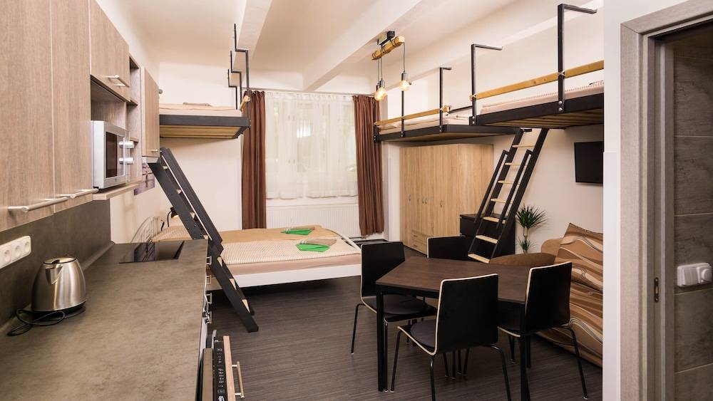 Flying Bed Apartment close to Castle 2