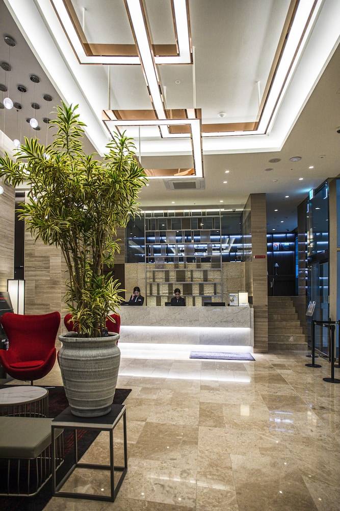 Ramada Encore by Wyndham Busan Station 2