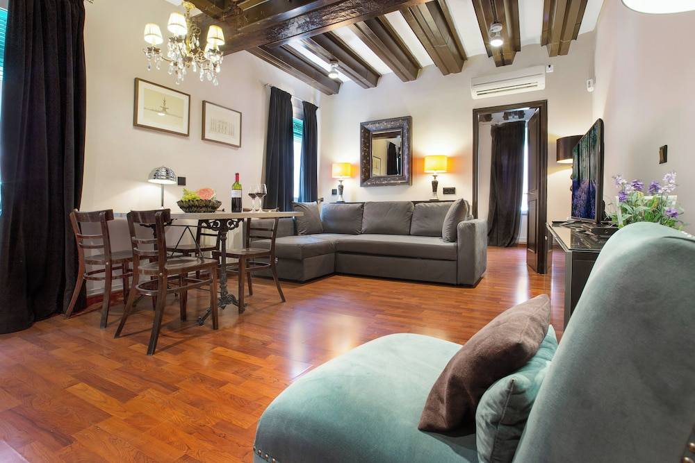 Stay U-nique Apartments Carretes 1