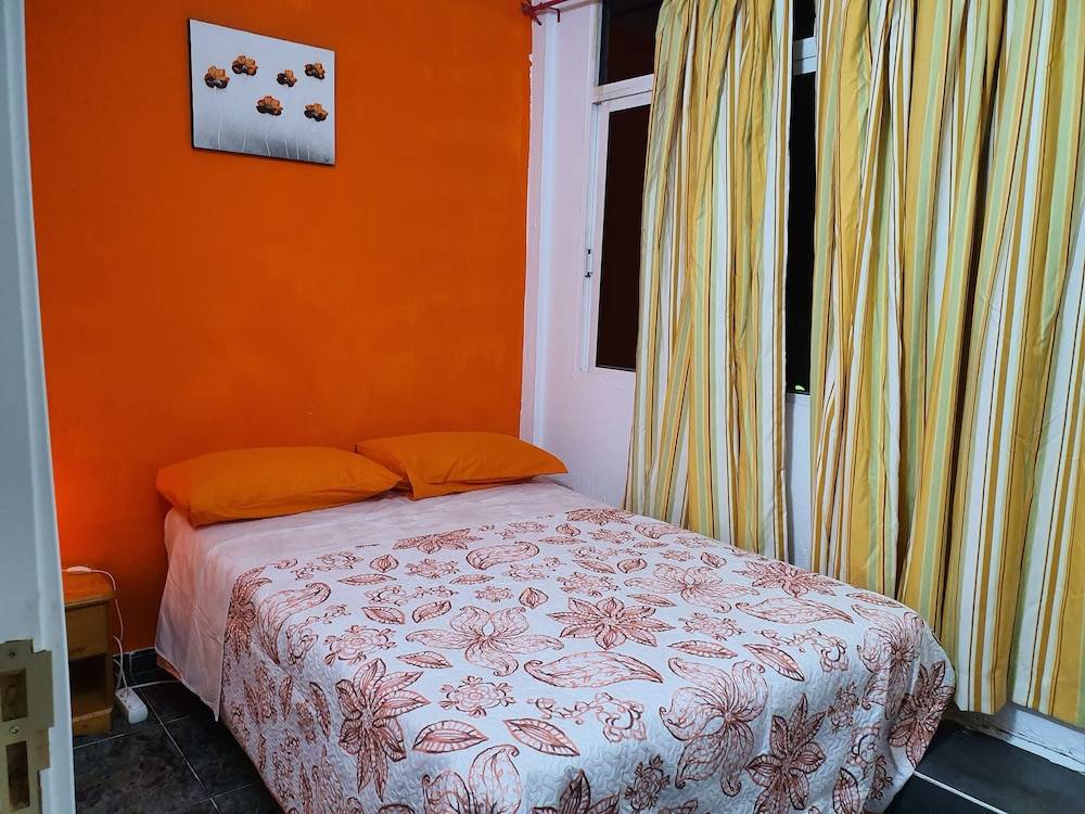Low Cost Room Plaza de Hierro I 1