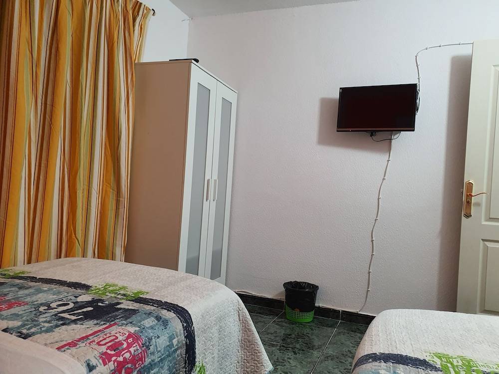 Low Cost Room Plaza de Hierro III 2