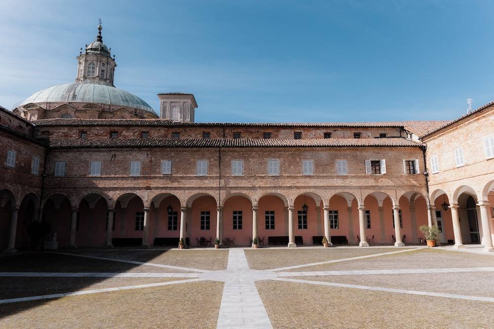 Casa REGINA MONTIS REGALIS 1