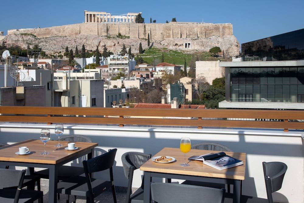 Acropolis Golden Suites by GHH 1