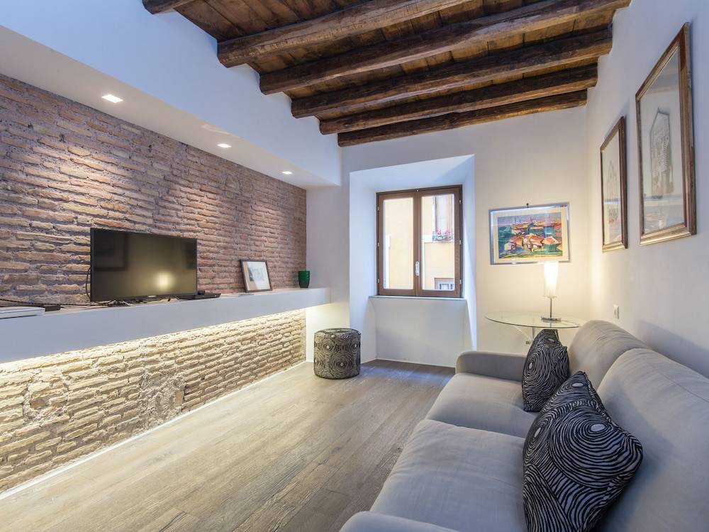 RSH Luxury One Bedroom Fori Imperiali 1