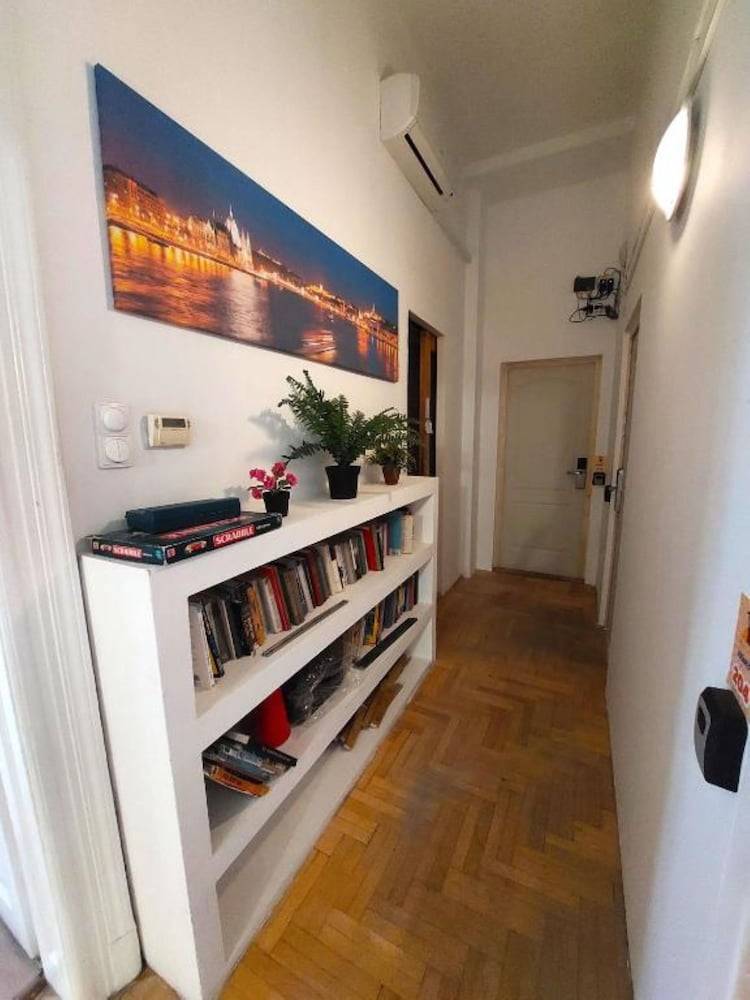 GoodMo Budapest Smart Rooms 2