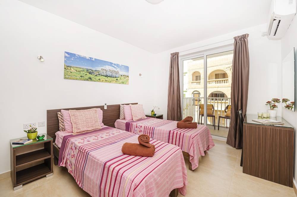 Summer Breeze Comfort Apartments by Getaways Malta 2