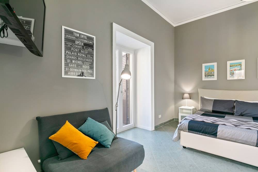 GuestHost - Stylish Flat Maqueda 1