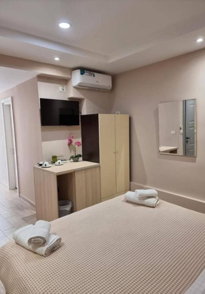 Himara 28 Hotel 2