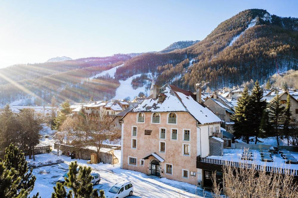 Auberge de Jeunesse HI Serre-Chevalier 1