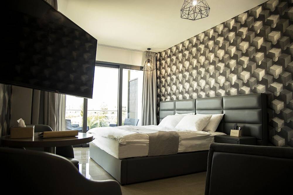 Jimmy's Suites 1