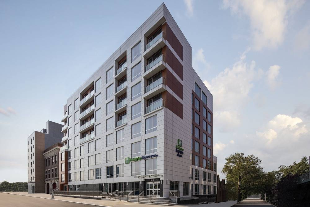 Holiday Inn Express & Suites WOODSIDE LAGUARDIA AIRPORT by IHG 1
