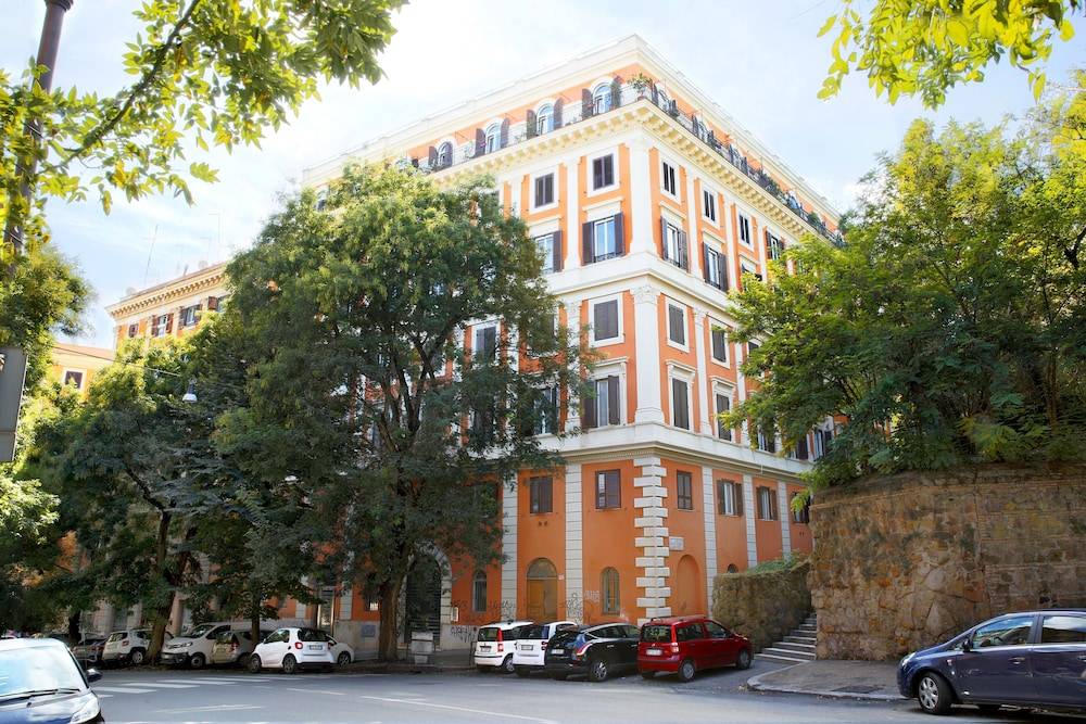 GuestHost - Quiet and Cozy Trastevere Hideaway 1