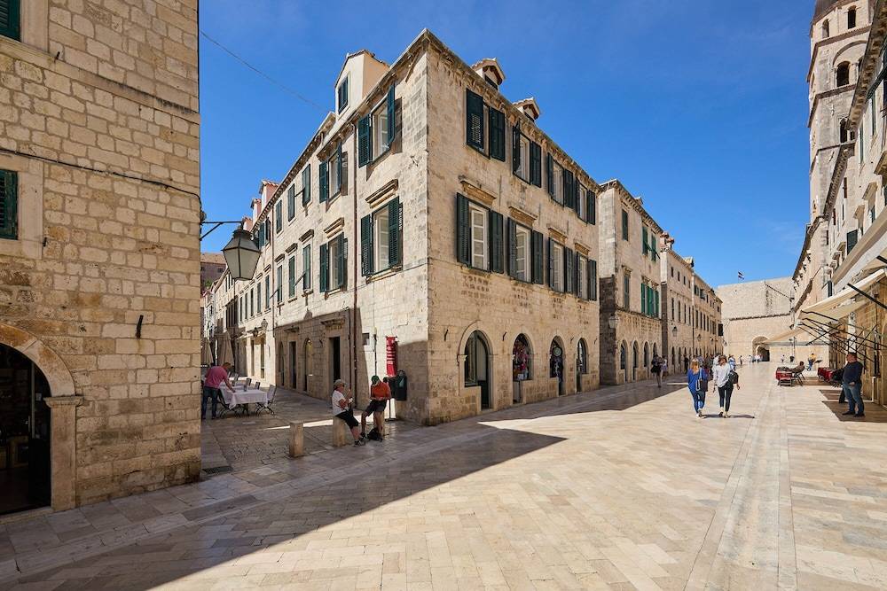 Bota Palace 1