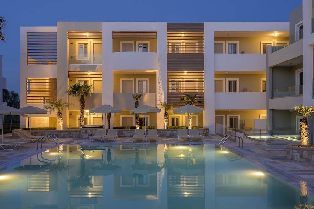 Mythos Suites Hotel 1