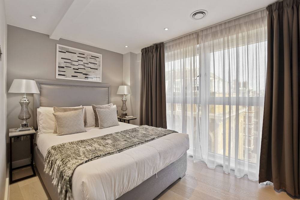 Vauxhall Bridge Road by Aeria Apartments 2