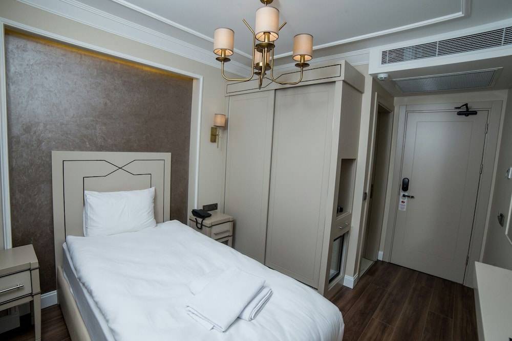 The Charm Hotel - Old City 1