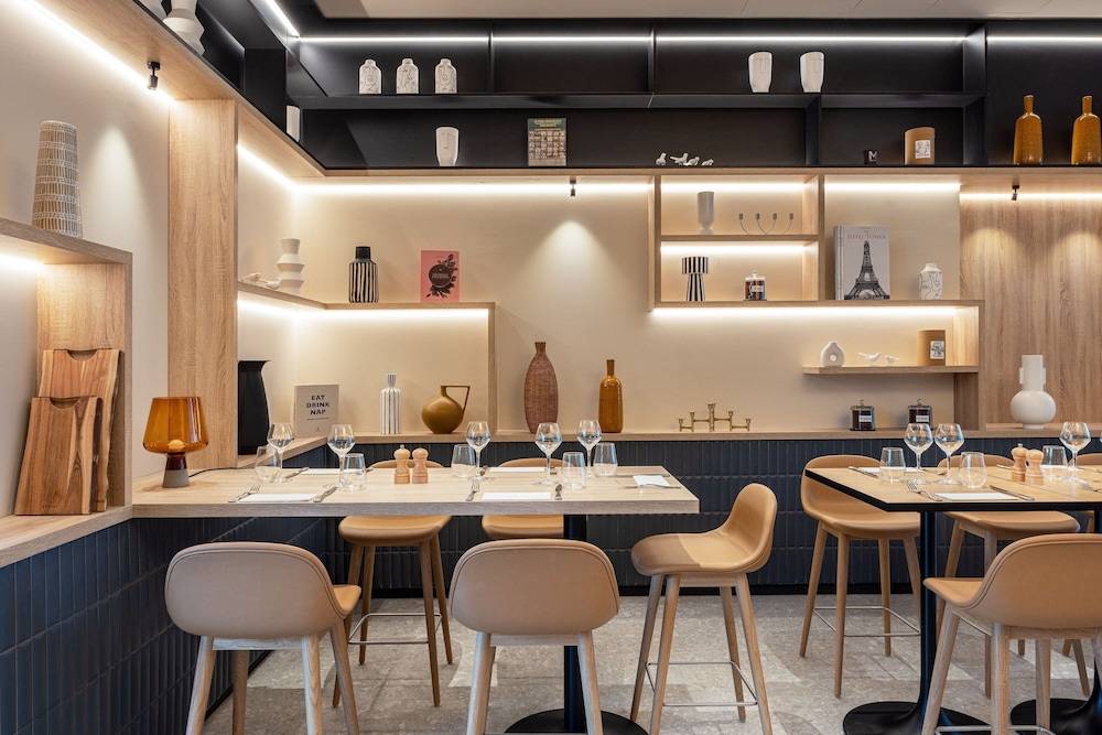 Courtyard by Marriott Paris Charles de Gaulle Central Airport 1