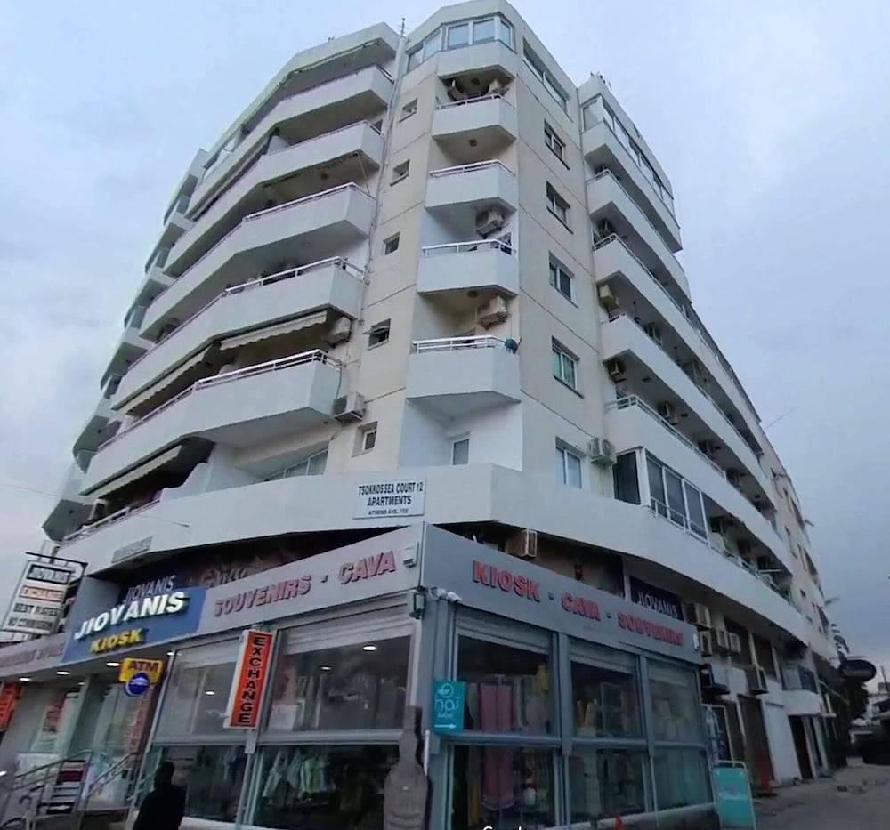 Larnaca Seaview Rooms 1