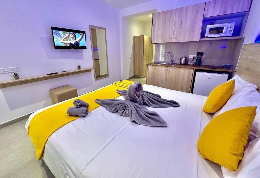 Sun Plaza Suites - Adults Only 1