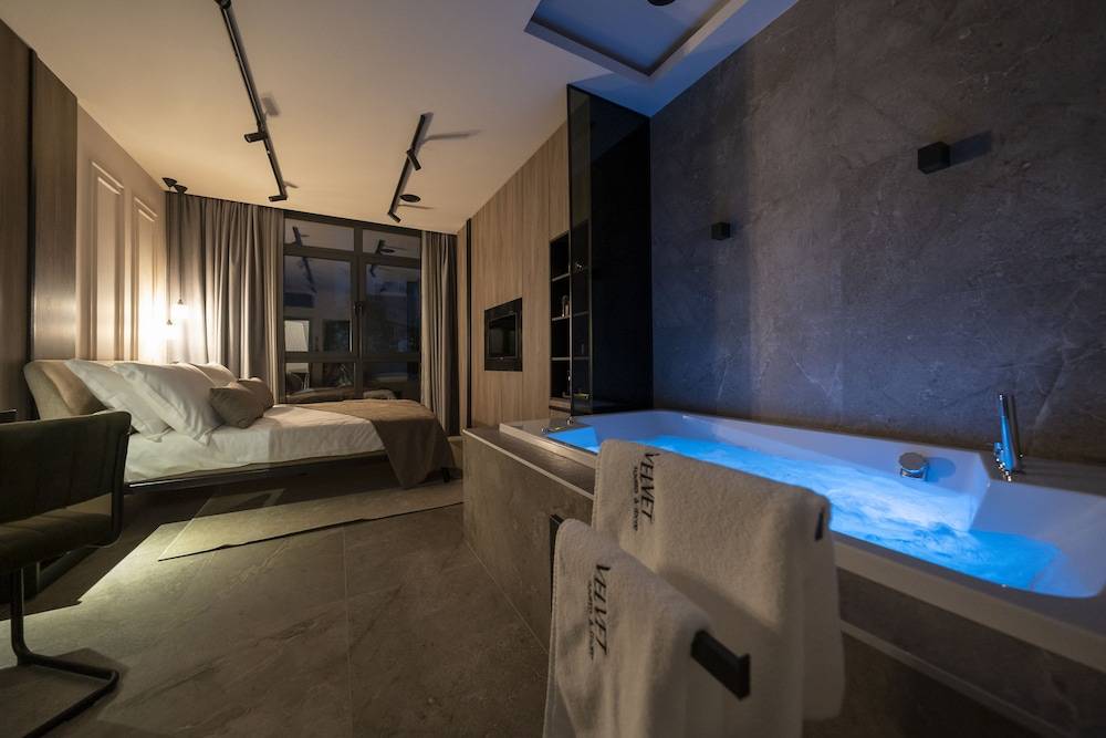 VELVET rooms & more 1