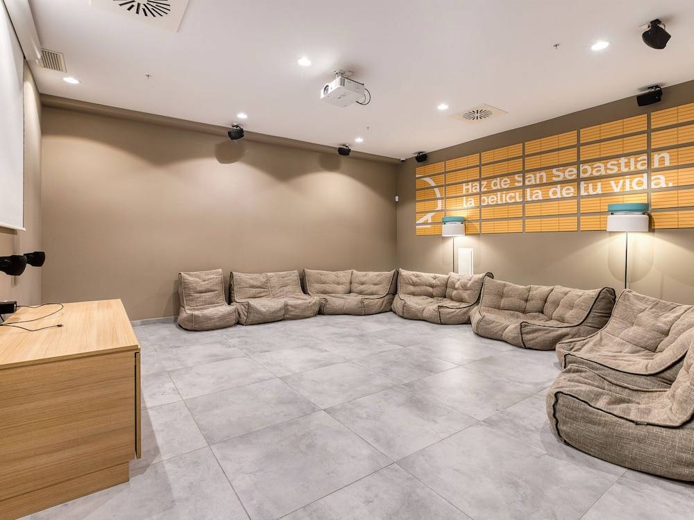 Livensa Living Studios San Sebastián 1