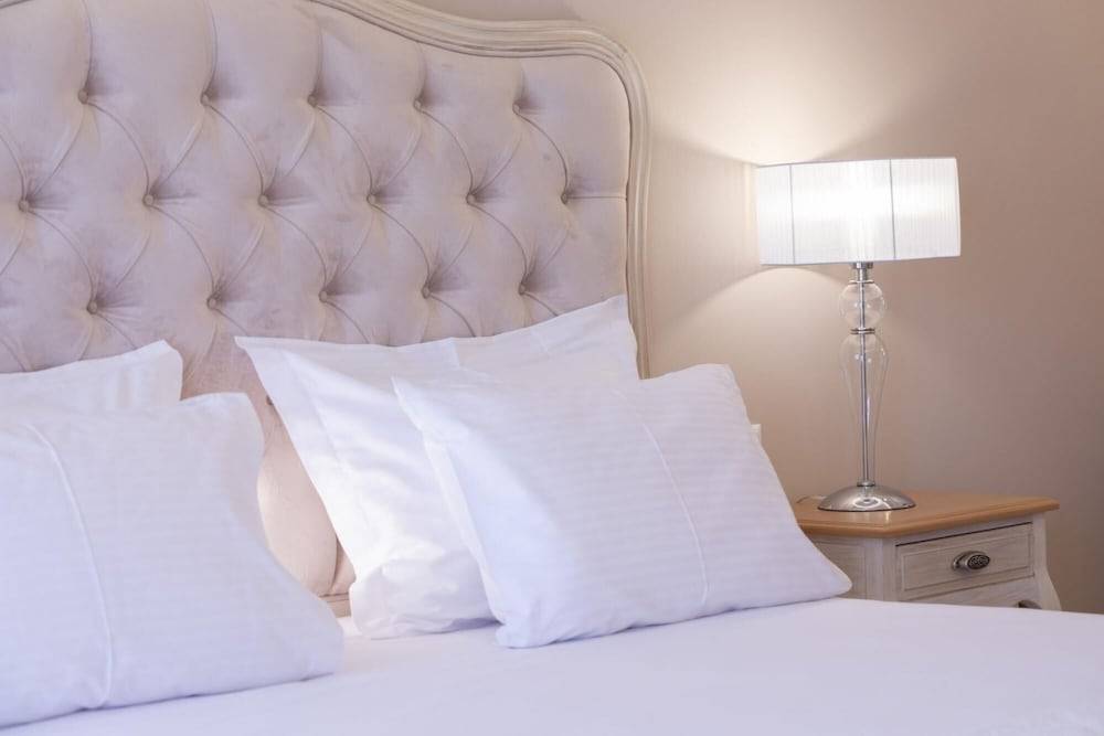 VK Luxury Suites With Private Parking 2