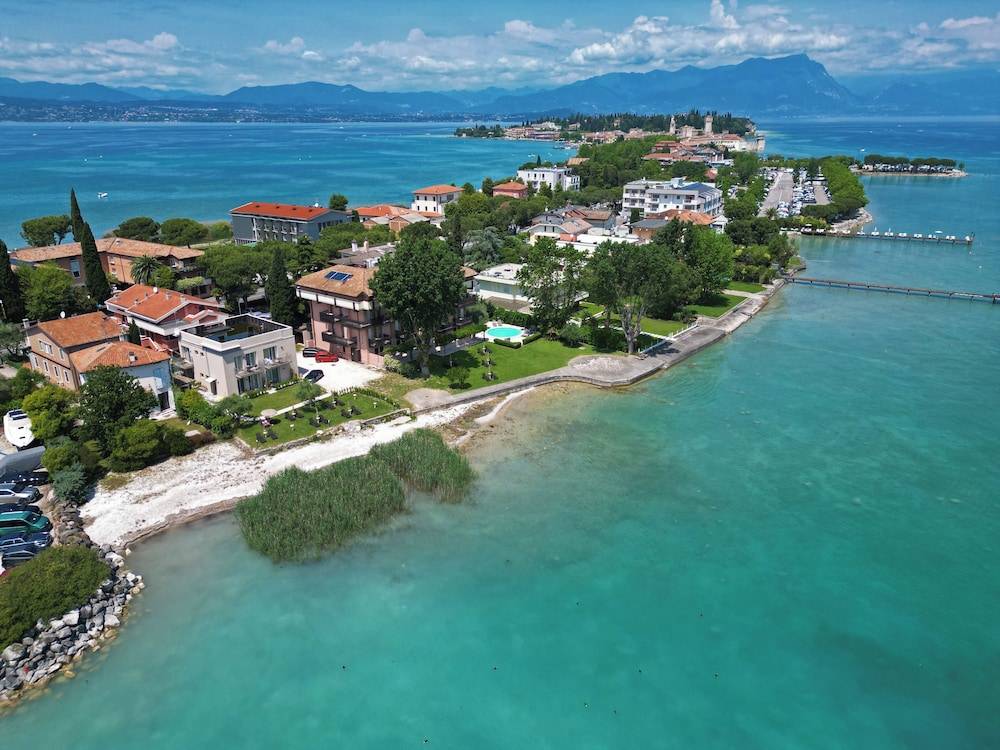 Smeraldo dip Villa Canneto 1