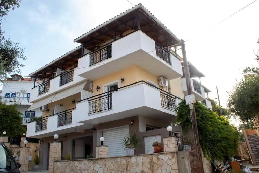 Vaso Alykanas Studios 1