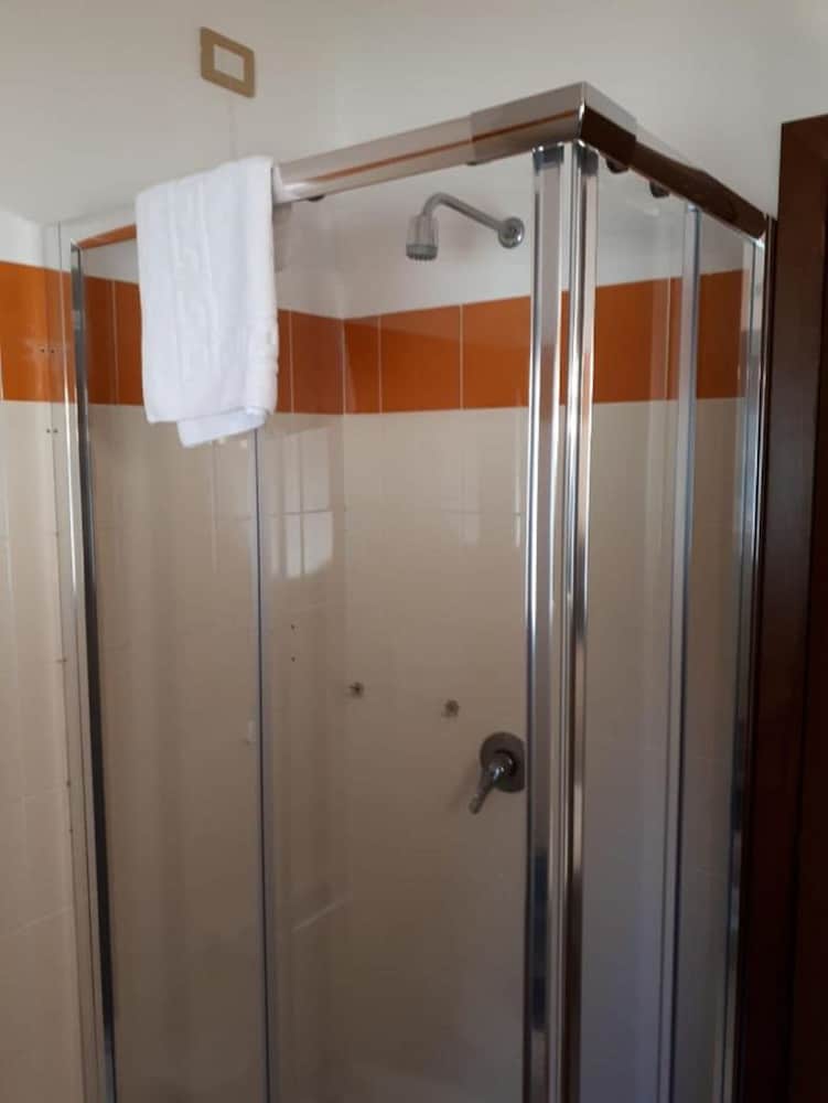 La Meta Sporting Rooms 2