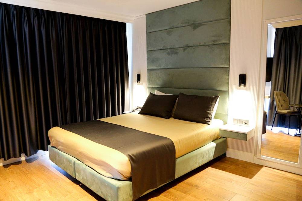 AXU AIRPORT HOTEL 2