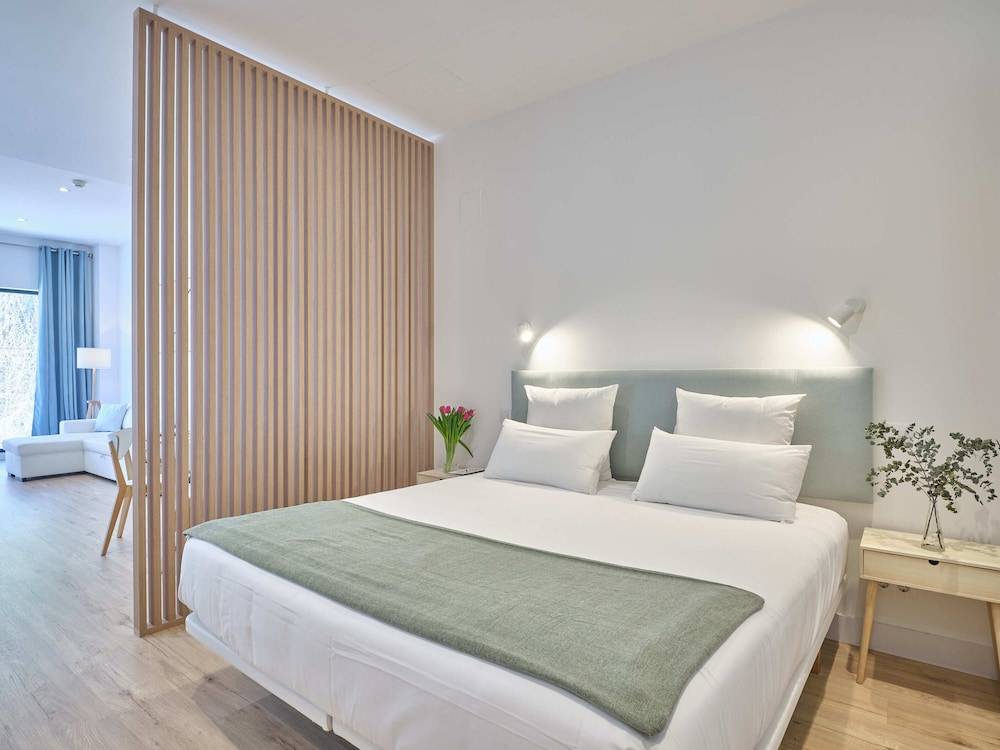 Paseo Suites Hotel 2
