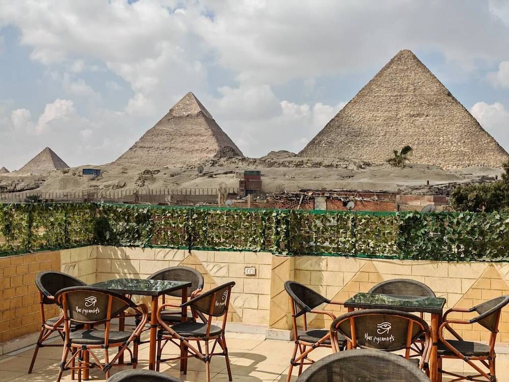 Hur Pyramids Inn 1