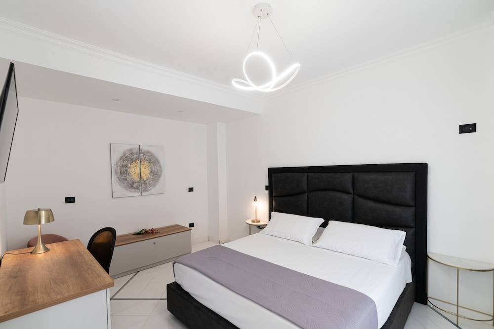 Apart Hotel Suite Italy Naples Chiaia Mergellina 2