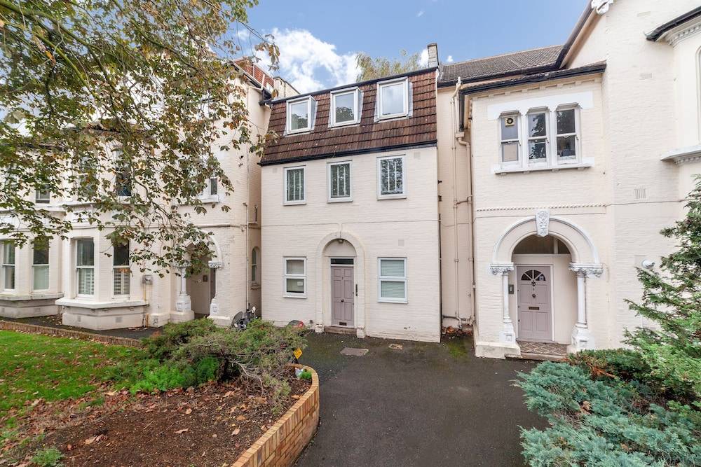 The Wandsworth Flat 1