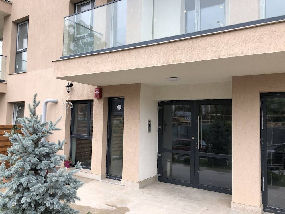 Beautiful Penthouse Lakeview W18 1