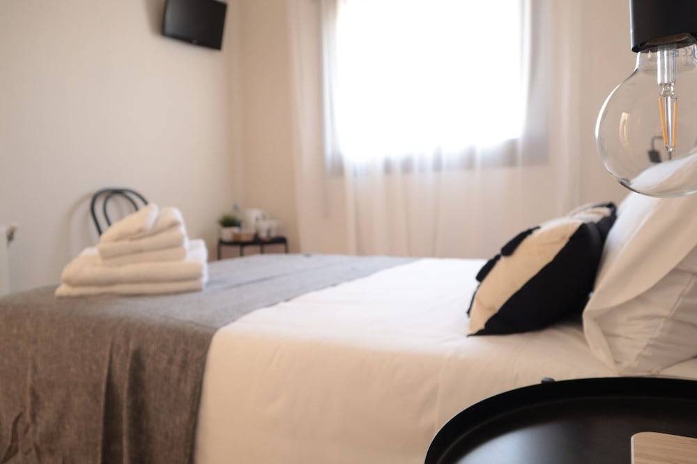 Barcelona PR Guesthouse 1