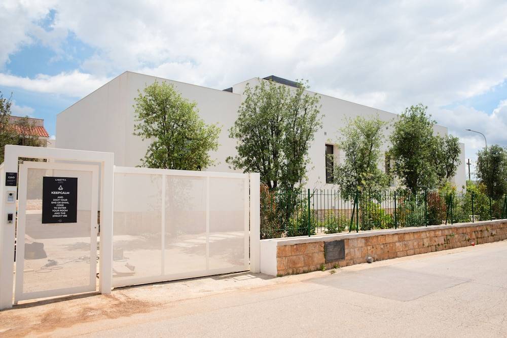 Lisetta Gardens Boutique & Suites 1