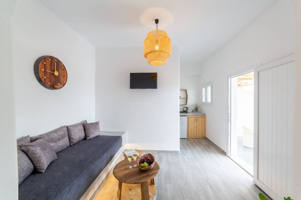 Athiri Luxury Suites 2