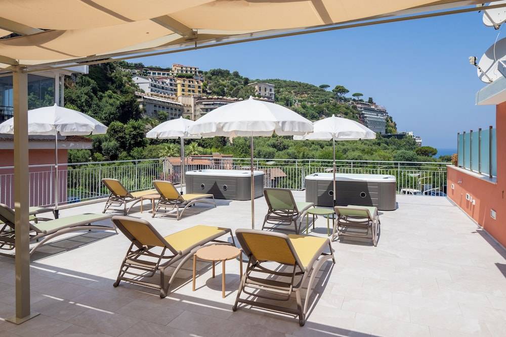 De Vivo Realty - Futura Funky Sorrento 1
