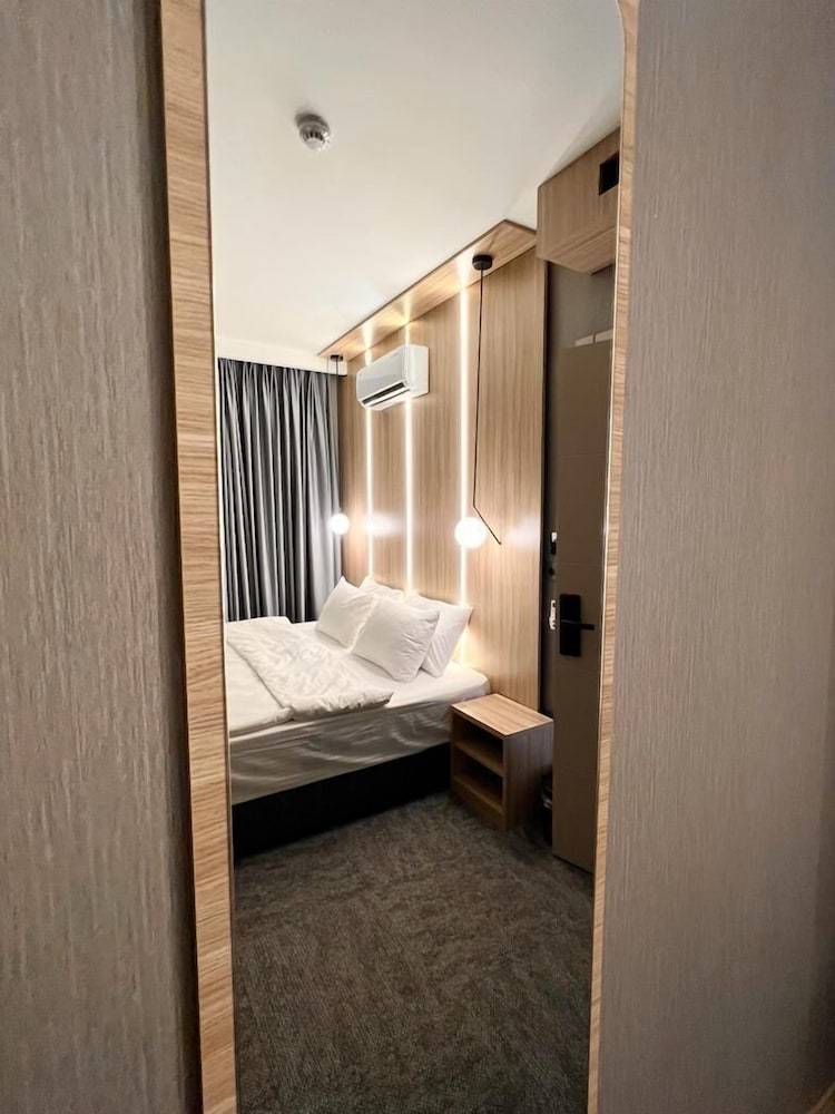 Royal Mass Airport Business Hotel 1