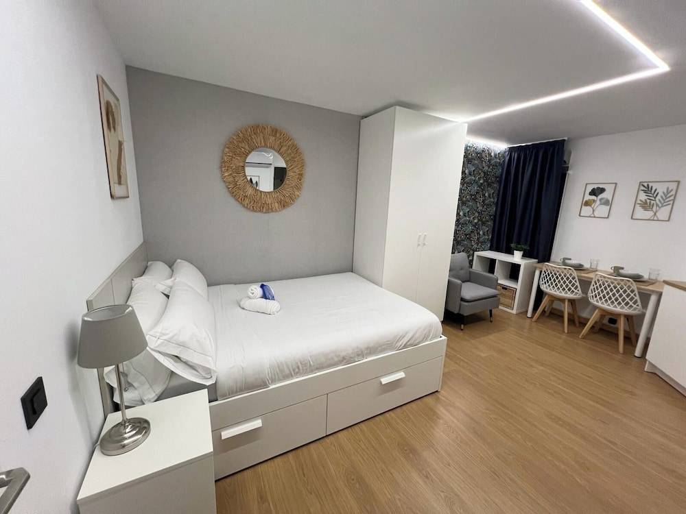 Modular Suites Alfonso Gómez 1